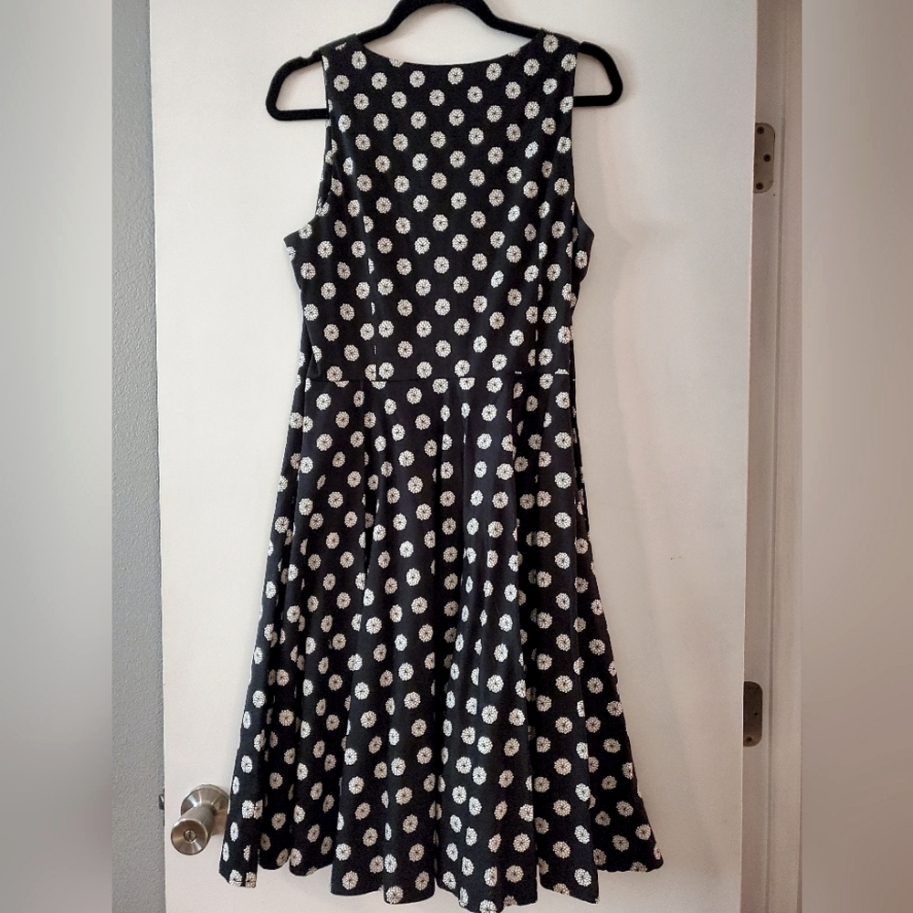 EUC Voodoo Vixen Dahlia Polka Dot Floral B&W Fit & Flare Vintage Retro Dress XL - Picture 5 of 6